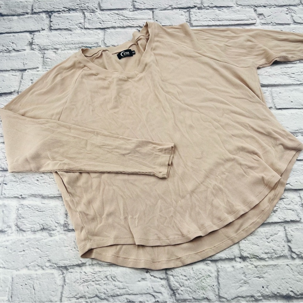 ZYIA Active Womans Size XS Light Beige Long Sleeve Top Oversized V neck